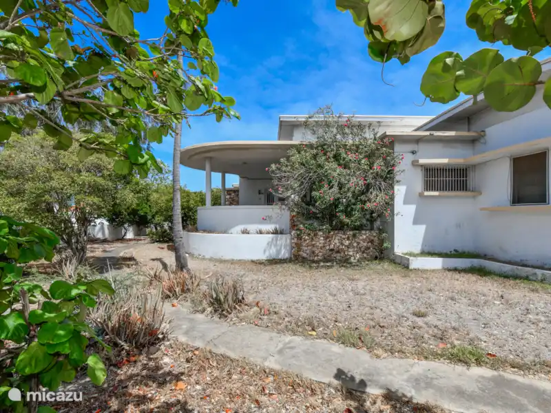 geschakelde woning kopen in Aruba, Oranjestad, Oranjestad –  Adriaan Lacle Boulevard 1 geschakelde woning kopen in Aruba, Oranjestad, Oranjestad –  Adriaan Lacle Boulevard 1