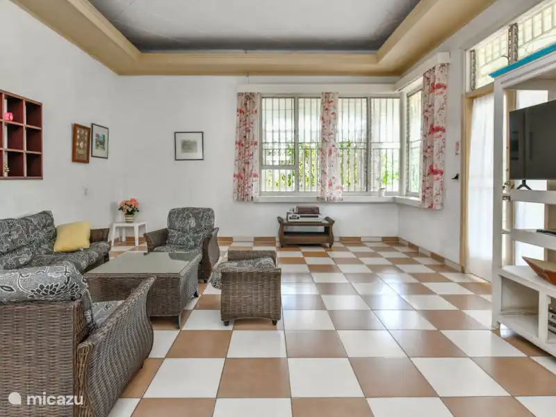 geschakelde woning kopen in Aruba, Oranjestad, Oranjestad –  Adriaan Lacle Boulevard 1 geschakelde woning kopen in Aruba, Oranjestad, Oranjestad –  Adriaan Lacle Boulevard 1