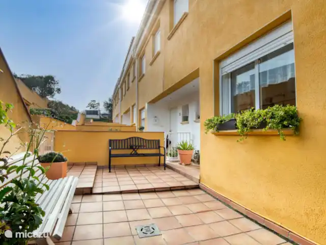 Acheter une maison mitoyenne | Espagne, Costa Brava, Platja d'Aro - Maison d’angle avec jardin privé et piscine