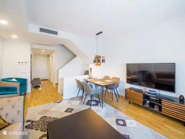 Comprar una chalet en España, Costa Brava, Platja d'Aro - Casa adosada, 3 plantas