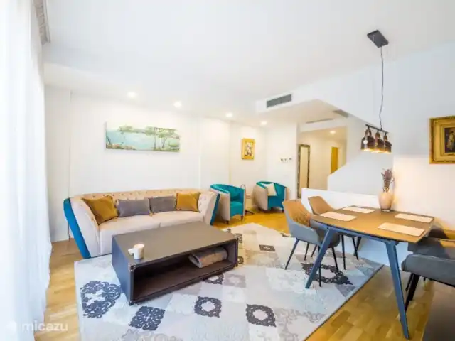 Comprar una chalet en España, Costa Brava, Platja d'Aro - Casa adosada, 3 plantas