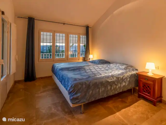 Acheter une finca | Espagne, Costa Brava, Calonge - Finca Vert 23 Chambre principale avec de belles vues à l’est et au sud