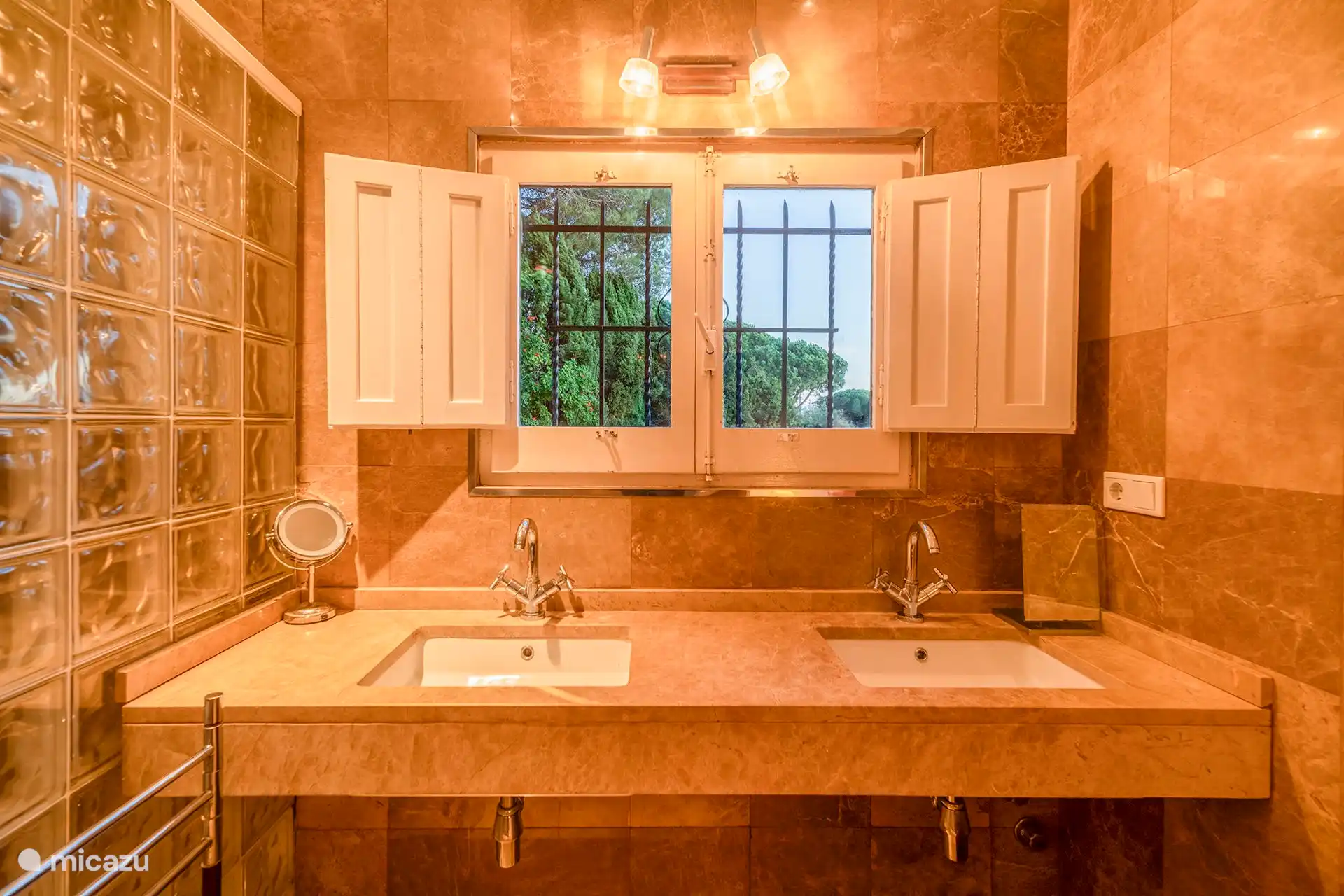 Dormitorio principal, baño, doble lavabo