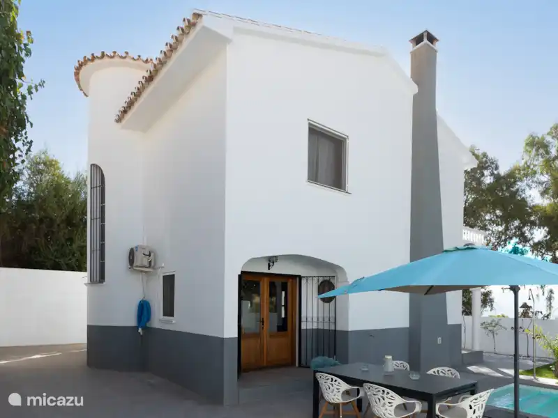 Comprar una villa en España, Andalucía, Álora – Elegante villa de calidad, piscina. Comprar una villa en España, Andalucía, Álora – Elegante villa de calidad, piscina.