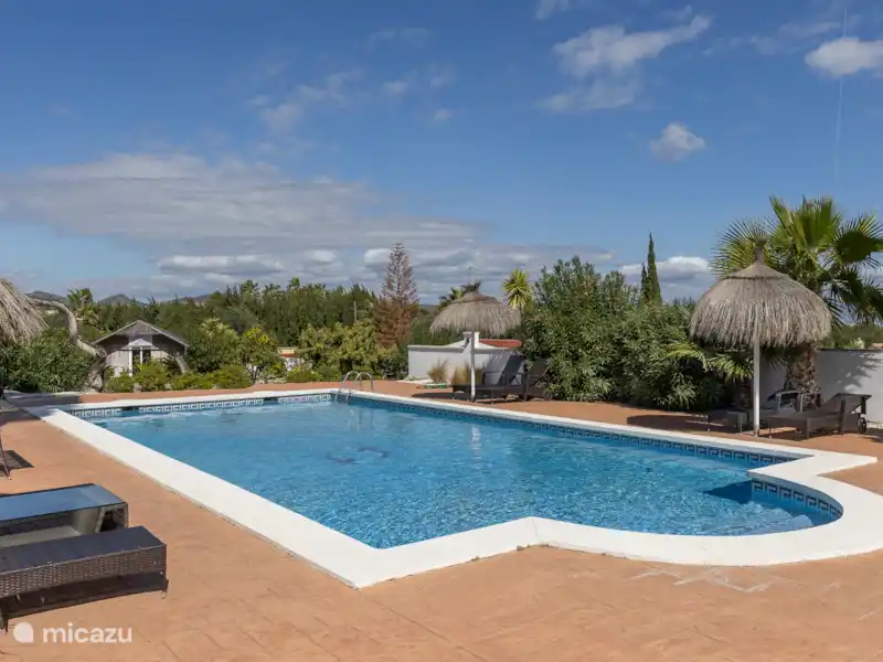 bed & breakfast kopen in Spanje, Andalusië, Alhaurín de la Torre –  Vakantiepark nabij Malaga. bed & breakfast kopen in Spanje, Andalusië, Alhaurín de la Torre –  Vakantiepark nabij Malaga.