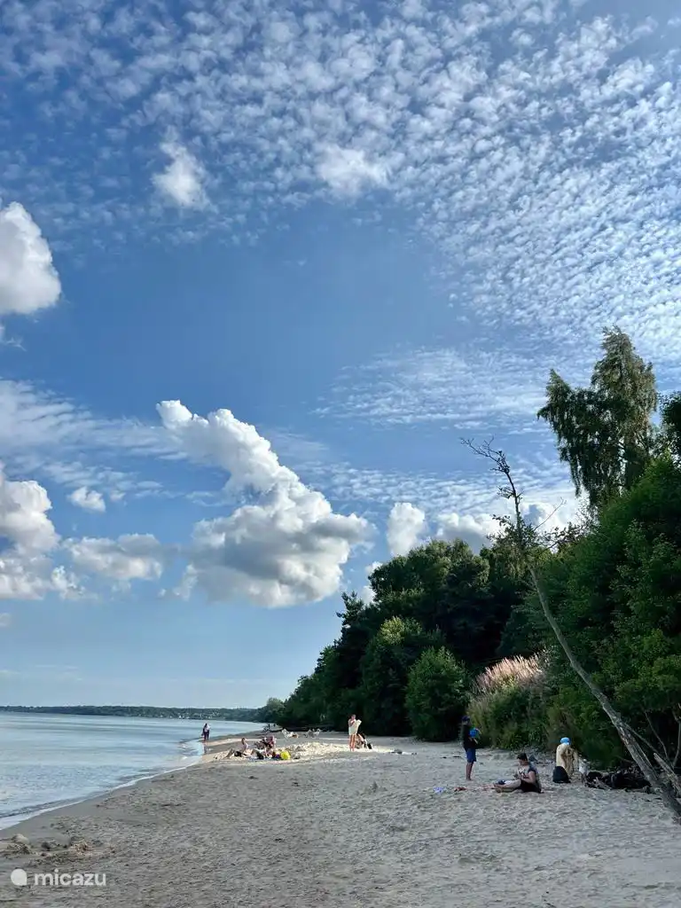 Het strand bij Stenhuvud