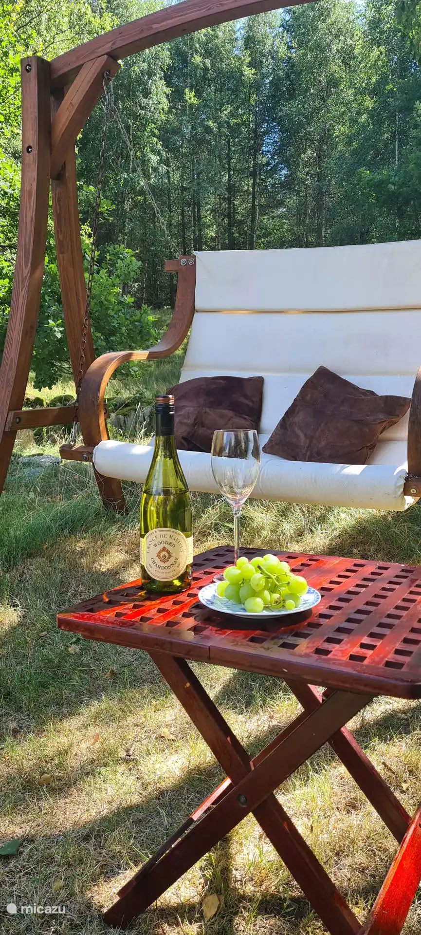 Schommelstoel in de tuin