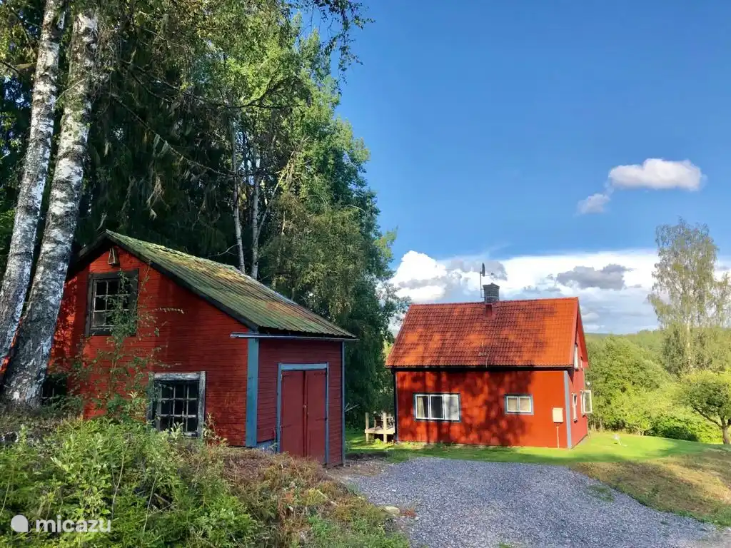 Gemütliches Haus mit schöner Aussicht, Schuppen mit Kanu und Kanuausrüstung, um die Seen Lidsjon, Grassjon und Radasjon zu entdecken