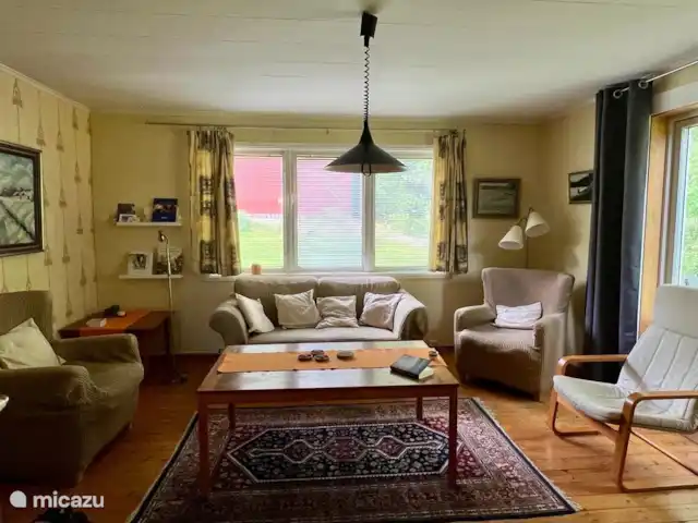 Colline des bouleaux | Suède, Värmland, Sunnemo - gîte / cottage Depuis le salon, vous entrez dans la terrasse à côté de la maison par des portes françaises.