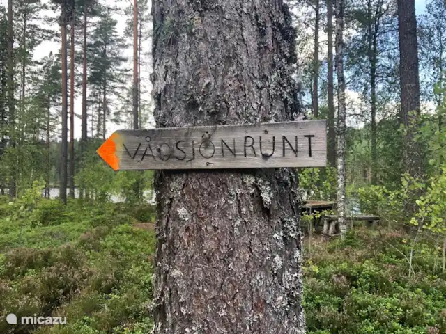 Colline des bouleaux | Suède, Värmland, Sunnemo - gîte / cottage Dans la maison un dossier avec des promenades (circulaires) dans la région