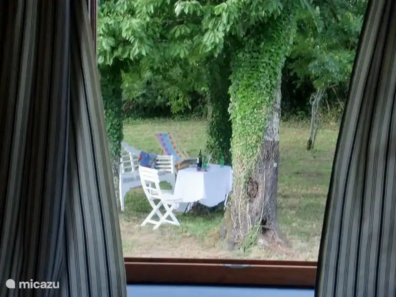 Aus dem Schlafzimmer.