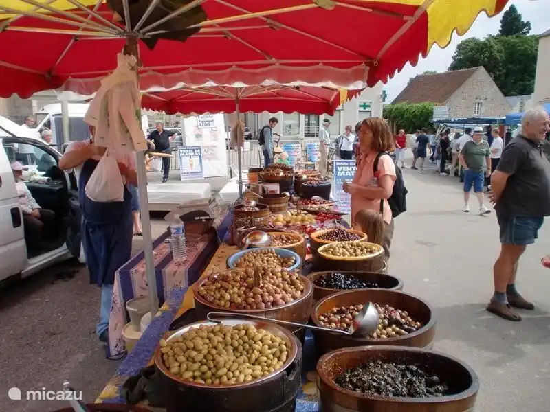 Hier gehen wir jeden Sonntag auf dem Markt Quarres les Tombes, backen Nachmittag sie mit frischen Waffeln .... nice.