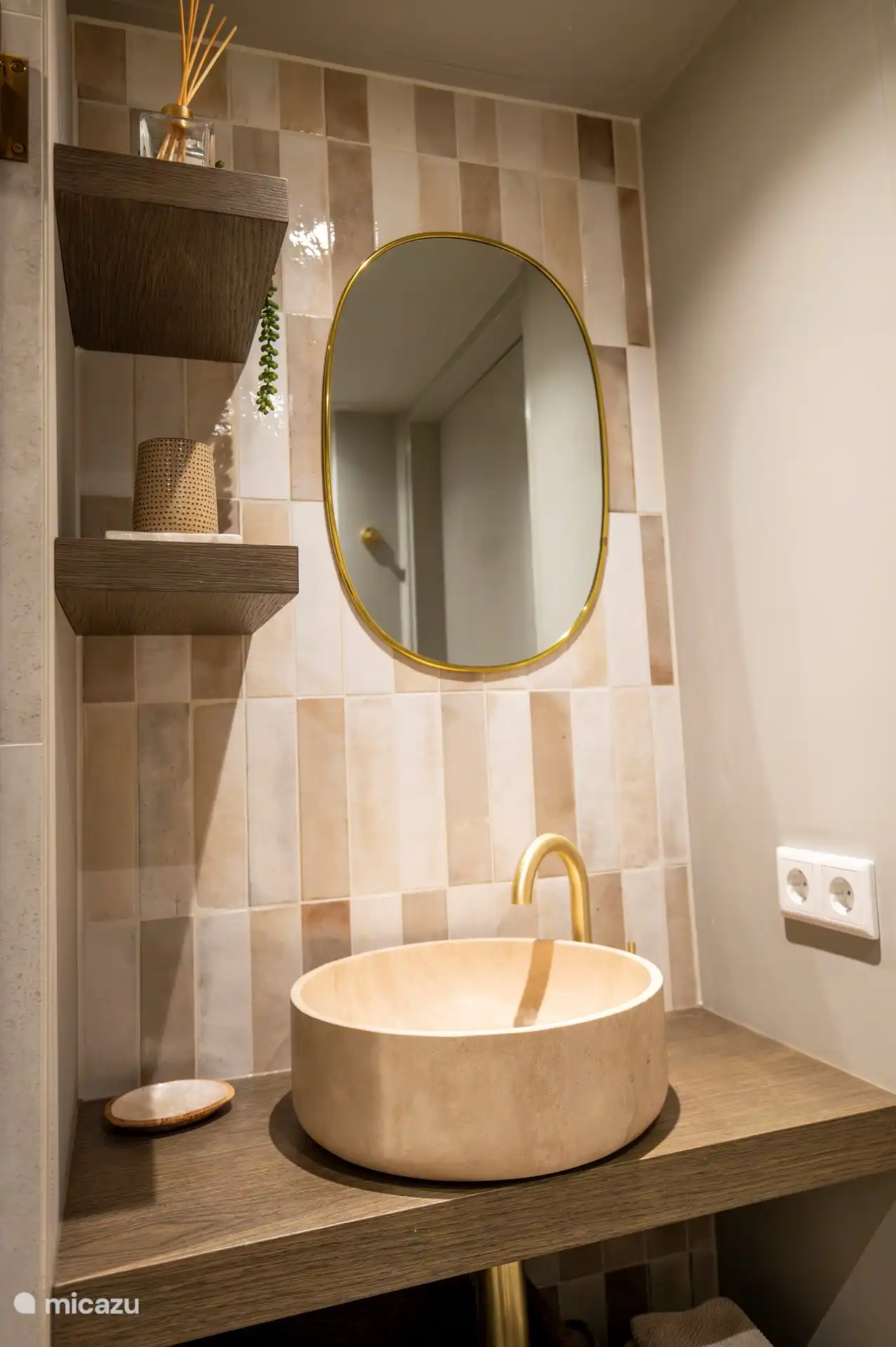 Waschbecken Badezimmer im Obergeschoss.