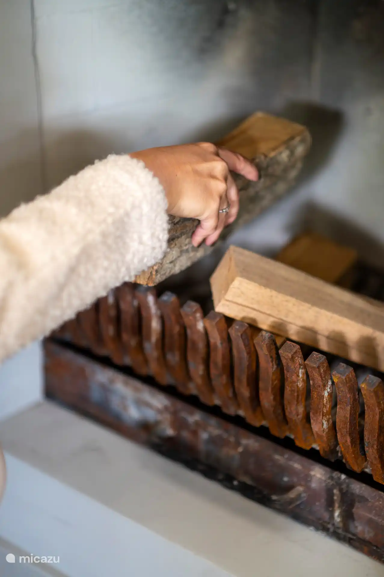 Das Haus ist mit einem Barbas-Holzofen ausgestattet