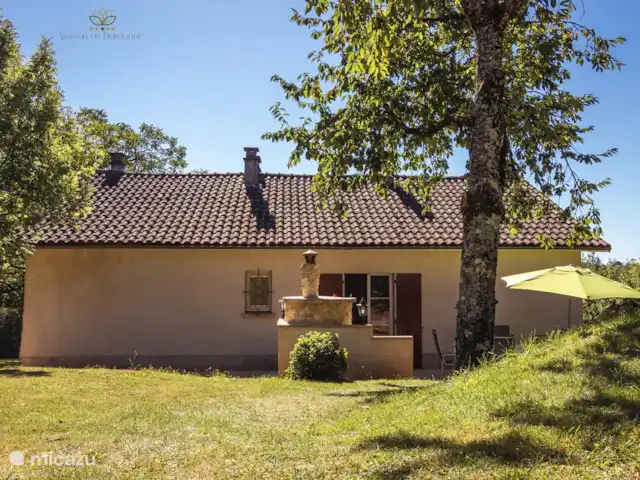 Maison en Dordogne | France, Dordogne, Saint-Sulpice-d'Excideuil - maison de vacances Vue de la maison depuis le jardin