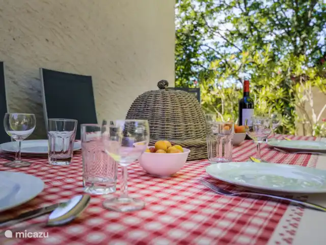 Maison en Dordogne | France, Dordogne, Saint-Sulpice-d'Excideuil - maison de vacances Profitez de manger dehors