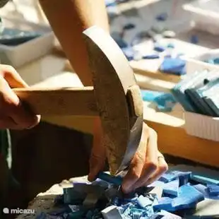 La región es conocida por los trabajos de mosaicos. aLa propietaria de la casa de vacaciones es artista de mosaicos y crea sus obras en el estudio de la planta baja de la casa. En Spilimbergo es posible visitar la escuela de mosaicos.