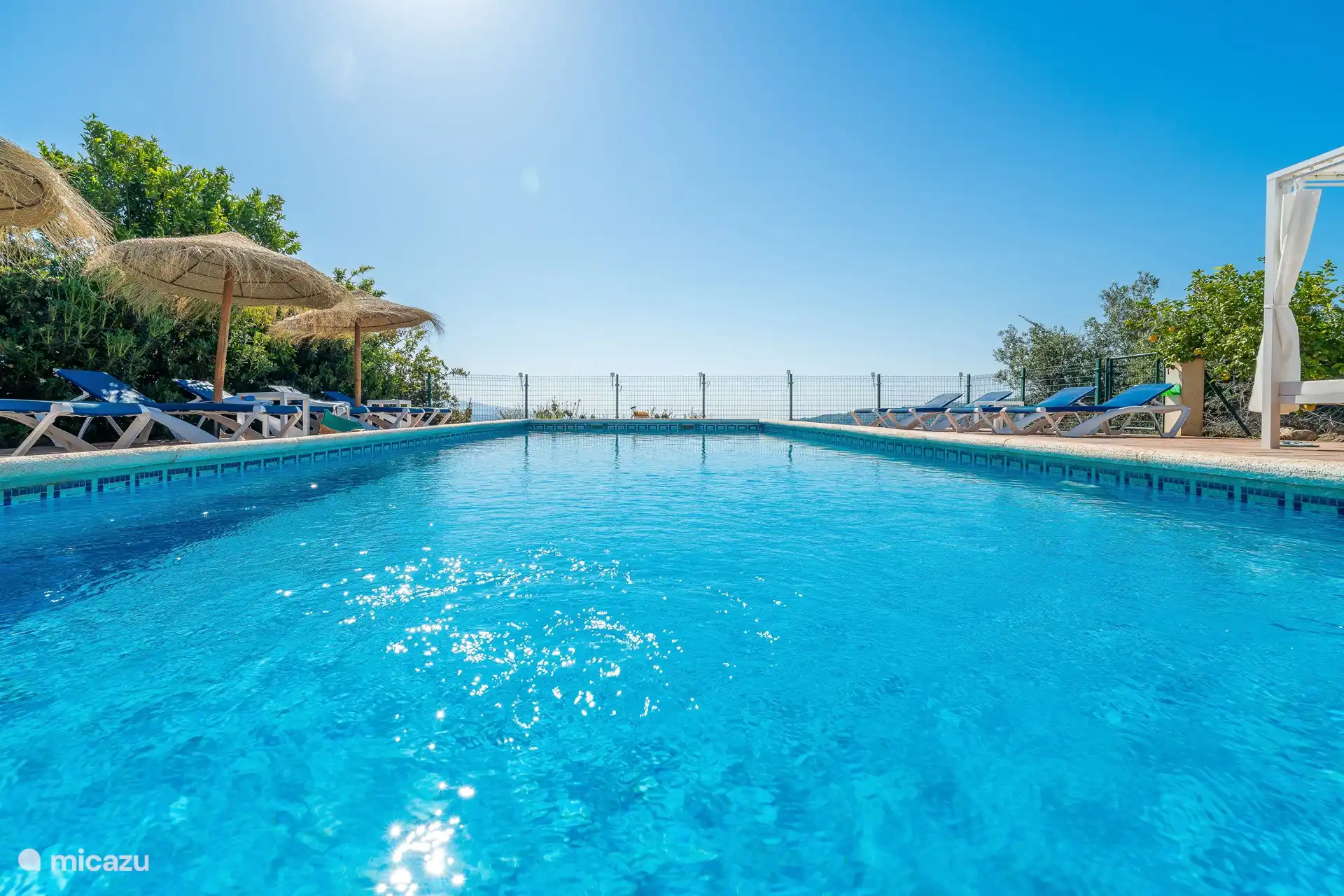 Schwimmbad ganzjährig geöffnet