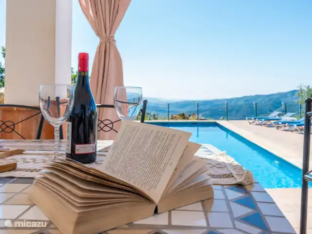 Villa El Botin | Espagne, Costa del Sol, Comares - villa Le temps de lire un livre et de boire un bon vin devant la piscine.