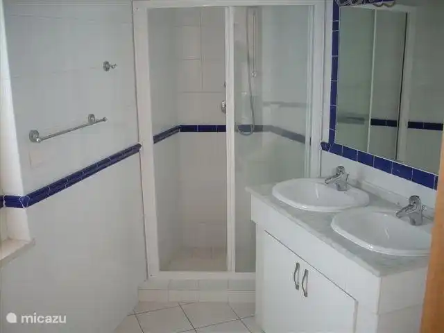 Apartment Badezimmer 2