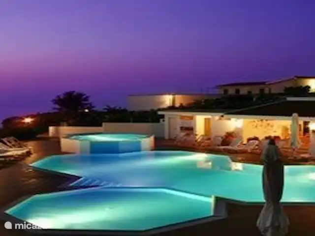 Marasusa | Italie, Calabre, Parghelia - appartement Piscine de Marasusa le soir