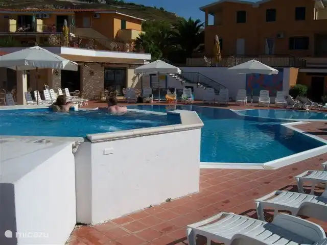 Marasusa Pool und Jacuzzi