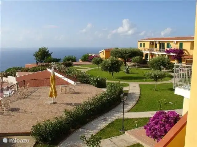 Marasusa Innenhof und Meer