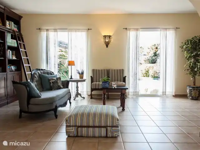 Casa Pino huren in Spanje, Costa Blanca, Alfáz del Pi - villa Deel van de woonkamer met uitzicht op de Sierra Bernia
