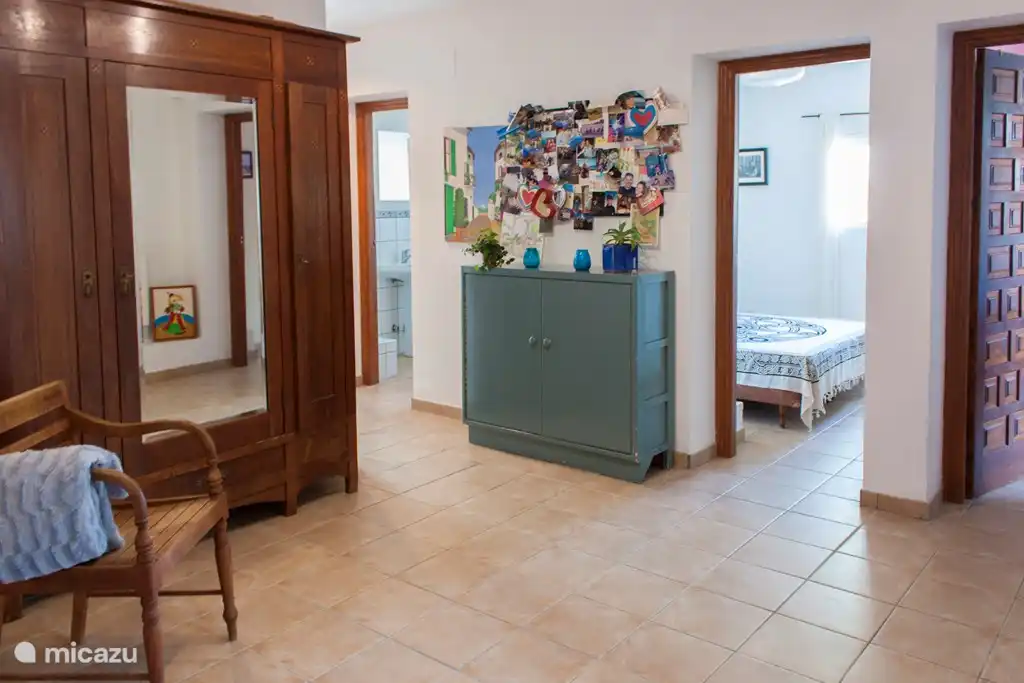 hal waar de slaapkamers aan liggen