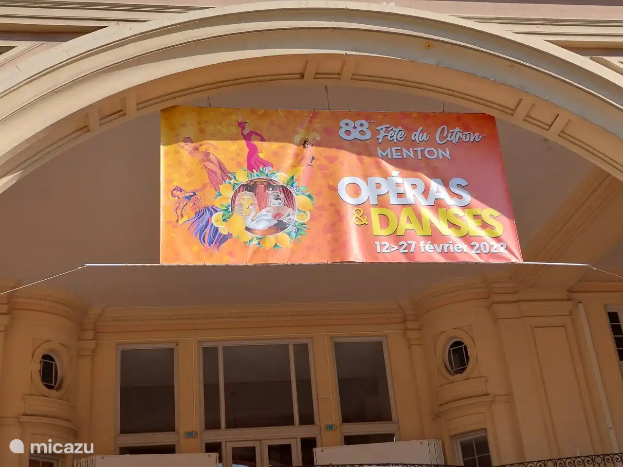 Elk jaar in februari het citroenfestival in Menton. Tijdens de treinreis er naar toe geniet je van de mooie kustlijn van de Côte d'Azur.