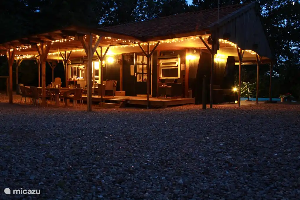 Het kamper bij nacht