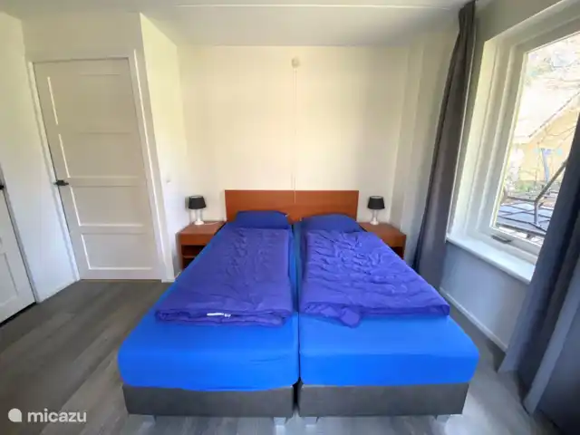 Maison familiale Veluwe (également en fauteuil roulant) | Pays-Bas, Gueldre, Garderen - bungalow Chambre au rez-de-chaussée avec salle de bain attenante
