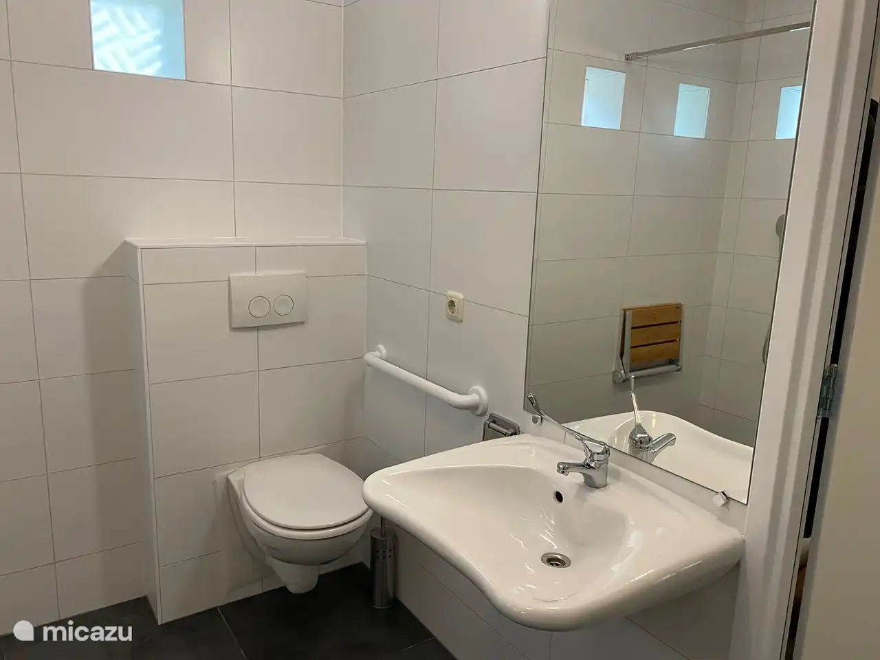 Lavabo et toilettes pour handicapés