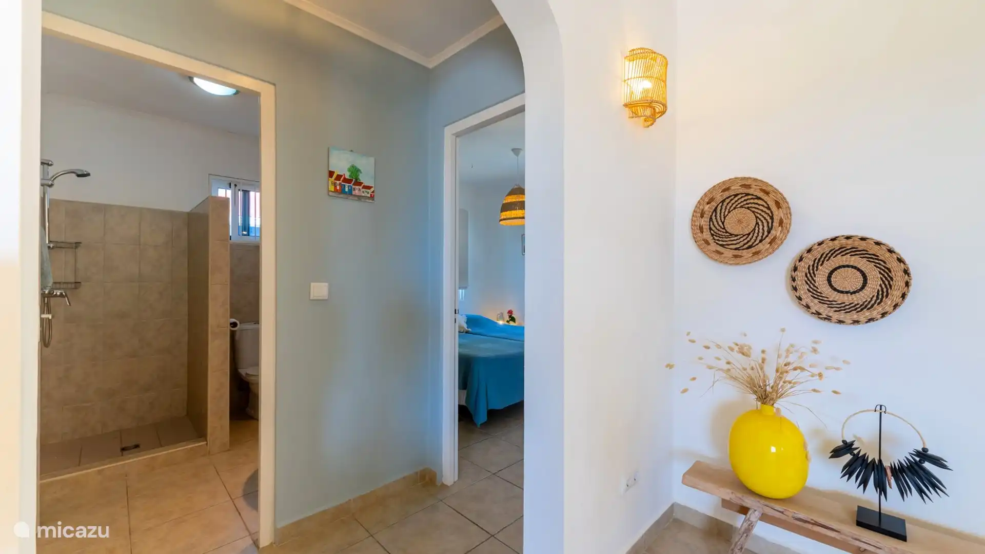 slaapkamer 2 en badkamer