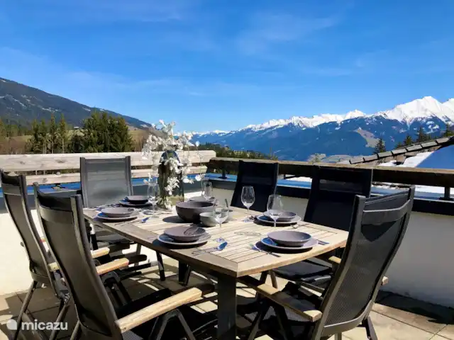 Penthouse JenSen SKI IN / SKI OUT huren in Oostenrijk, Salzburgerland, Mittersill - penthouse Het heerlijke terras van 25 m2 gelegen op het zuiden met fantastisch uitzicht op besneeuwde bergtoppen (ook in de zomer) van Nationalpark Hohe Tauern