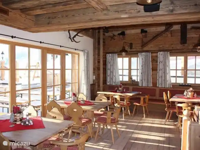 Penthouse JenSen SKI IN / SKI OUT huren in Oostenrijk, Salzburgerland, Mittersill - penthouse Moore Alm, het inpandige restaurant.
Deze is alleen in de winter geopend.