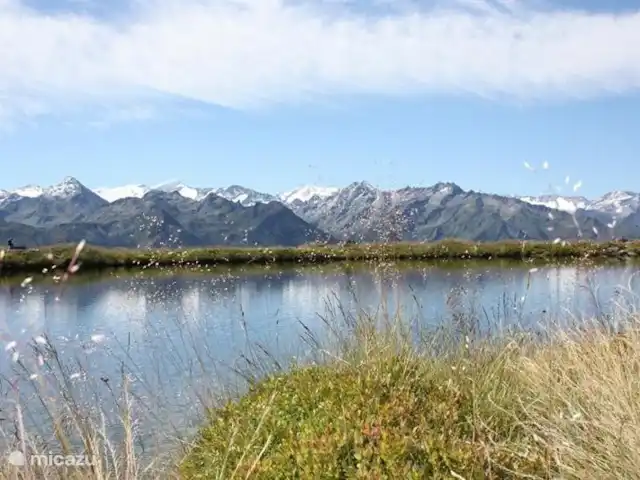 Penthouse JenSen SKI IN / SKI OUT huren in Oostenrijk, Salzburgerland, Mittersill - penthouse Het meertje boven bij het bergstation van de naastgelegen gondel.
Kitzbühler Alpen.