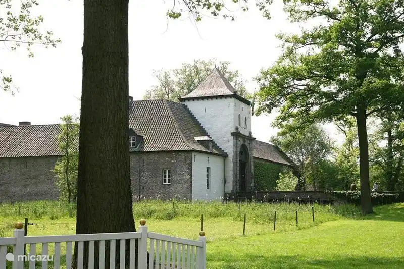 Beim Radfahren durch die Gegend Sie kommen aus Betrieben typischen Limburg.