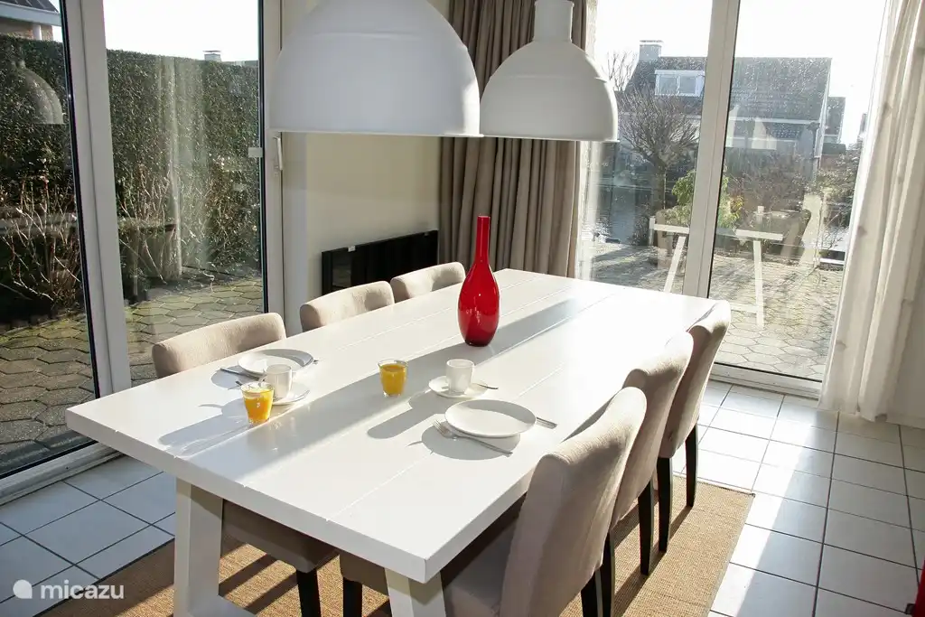 Ontbijt in het zonlicht op Markant