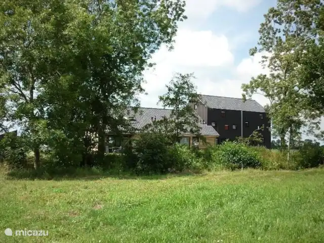 Lyts Sypenstien | Pays-Bas, Frise, Langweer - maison de vacances Vue de Lyts Sypenstien depuis le Houtvaartweg