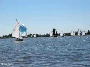 Die Langweerderwielen ist ein schöner See mit ausgezeichneten Verbindungen zu anderen Seen.