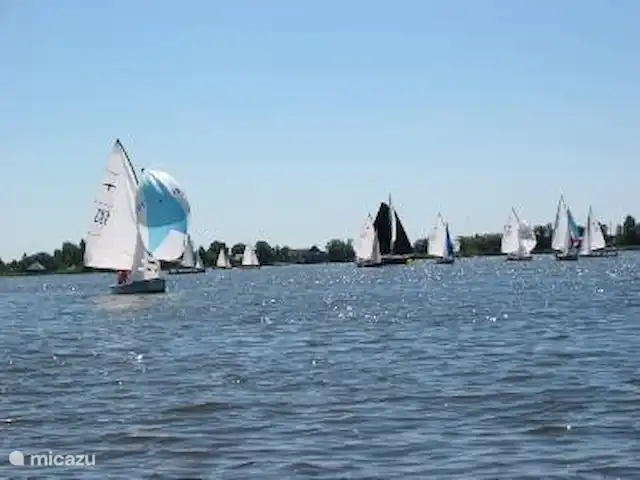 Lyts Sypenstien | Pays-Bas, Frise, Langweer - maison de vacances Le Langweerder Wielen est un magnifique lac avec d'excellentes liaisons avec d'autres lacs.