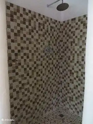 einer der deregendouches mit Thermostatventil Zustand