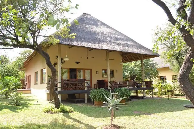 Blick von der Veranda auf den Teichen