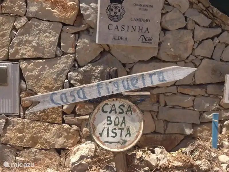 Firmar Casa Figueira desde la carretera