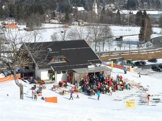Villa Brughiera direct aan skipiste huren in Oostenrijk, Karinthië, Kötschach-Mauthen - vakantiehuis 's Budile. Gezelligheid aan het eind van de middag voor een hapje en natuurlijk een drankje!