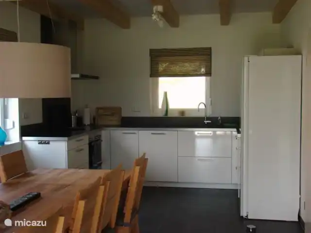 Villa Brughiera direct aan skipiste huren in Oostenrijk, Karinthië, Kötschach-Mauthen - vakantiehuis Complete keuken met kookplaat, oven, vaatwasser en koelkast met biofresh (0-graden gedeelte) en vriesvak.