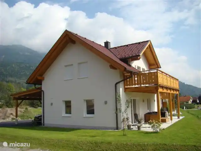 Villa Brughiera direct aan skipiste huren in Oostenrijk, Karinthië, Kötschach-Mauthen - vakantiehuis Zij-aanzicht van het huis.