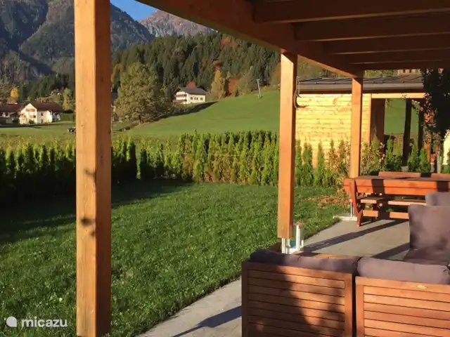 Villa Brughiera direct aan skipiste huren in Oostenrijk, Karinthië, Kötschach-Mauthen - vakantiehuis Nieuwe tuin!