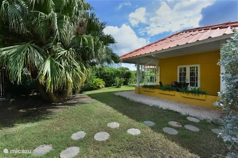 Villa huren in Julianadorp, CuracaoMidden? Villa Julianadorp Micazu